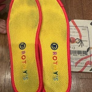 Size 13 Rothys Flamingos